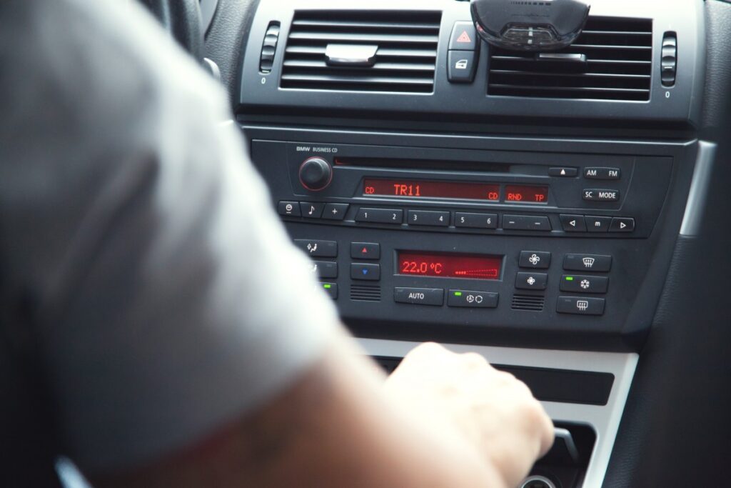 driver car cockpit vehicle interior automobile radio electronics 1094507
