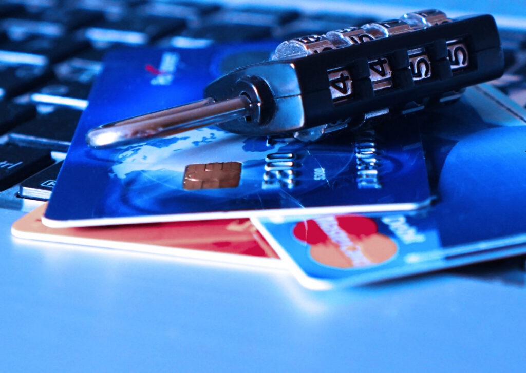 credit card bank card theft charge card padlock identity thief data 545991