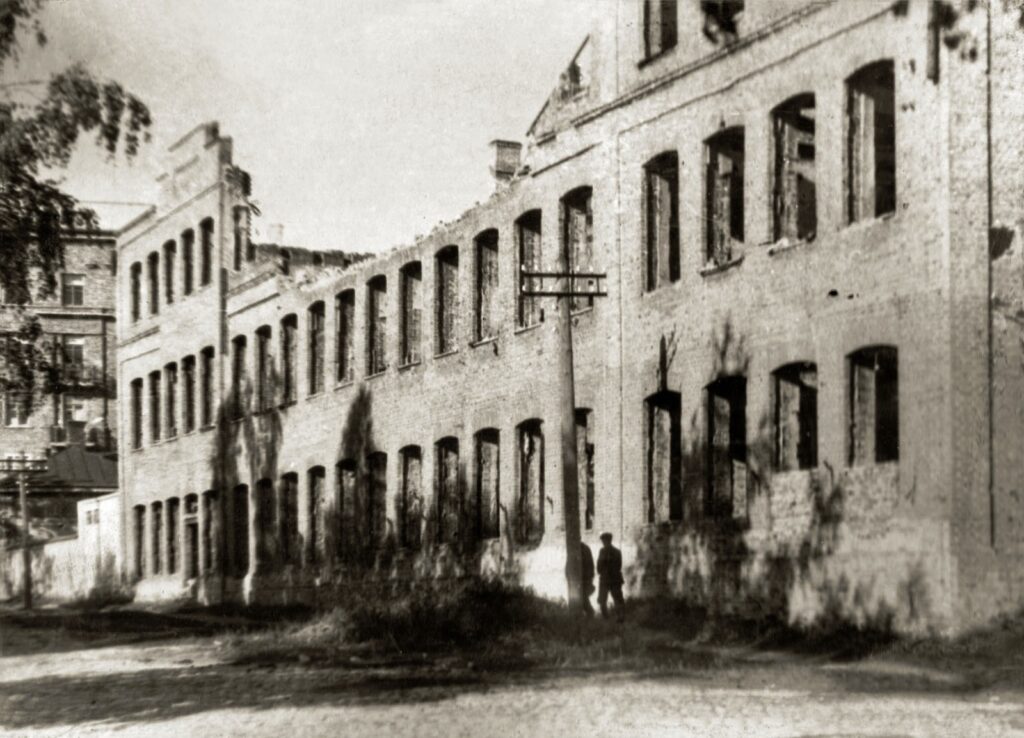 03 1940 е Здание разрушеной швейной фабрики
