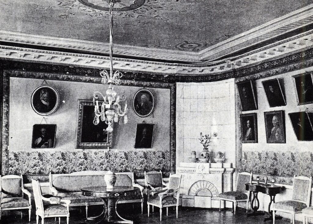 04 1910 Полотняный завод. Большая гостиная в доме Гончаровых