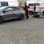 Подросток на мотоцикле врезался в Hyundai в Белоусове