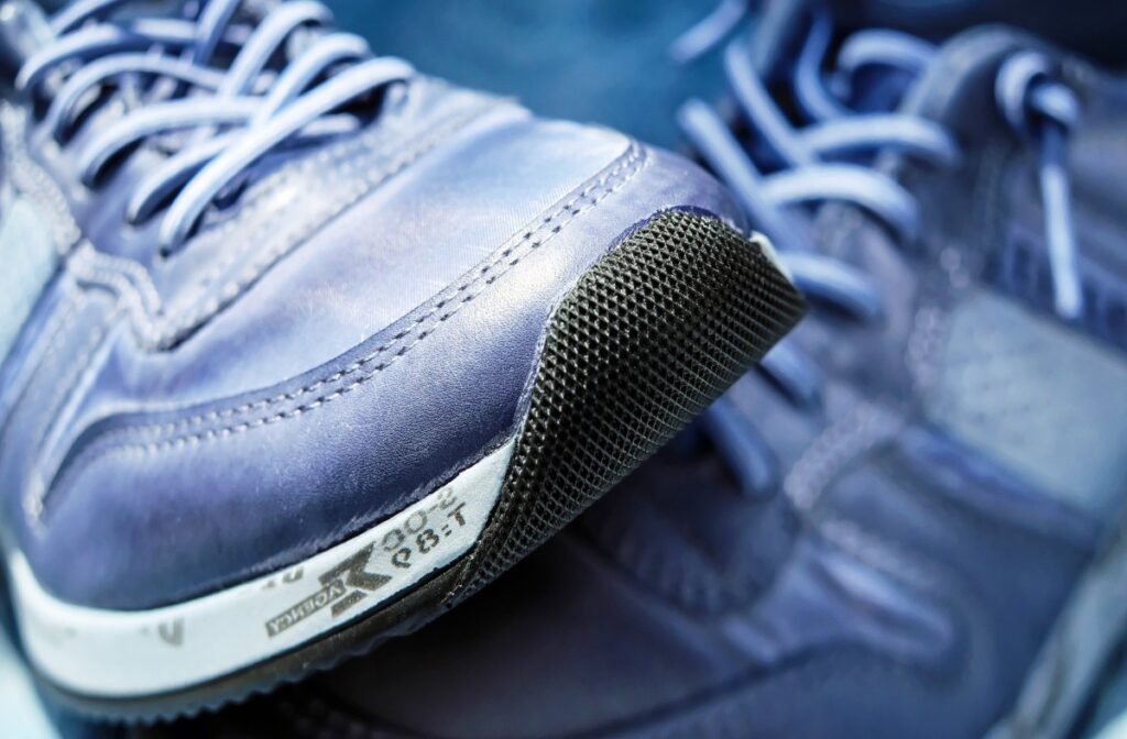 sport shoe running shoe shoe blue jeans rubber sole black run jog 602034