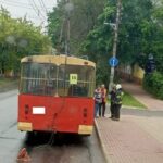 Из-за резкого торможения троллейбуса в Калуге пассажир получил травмы