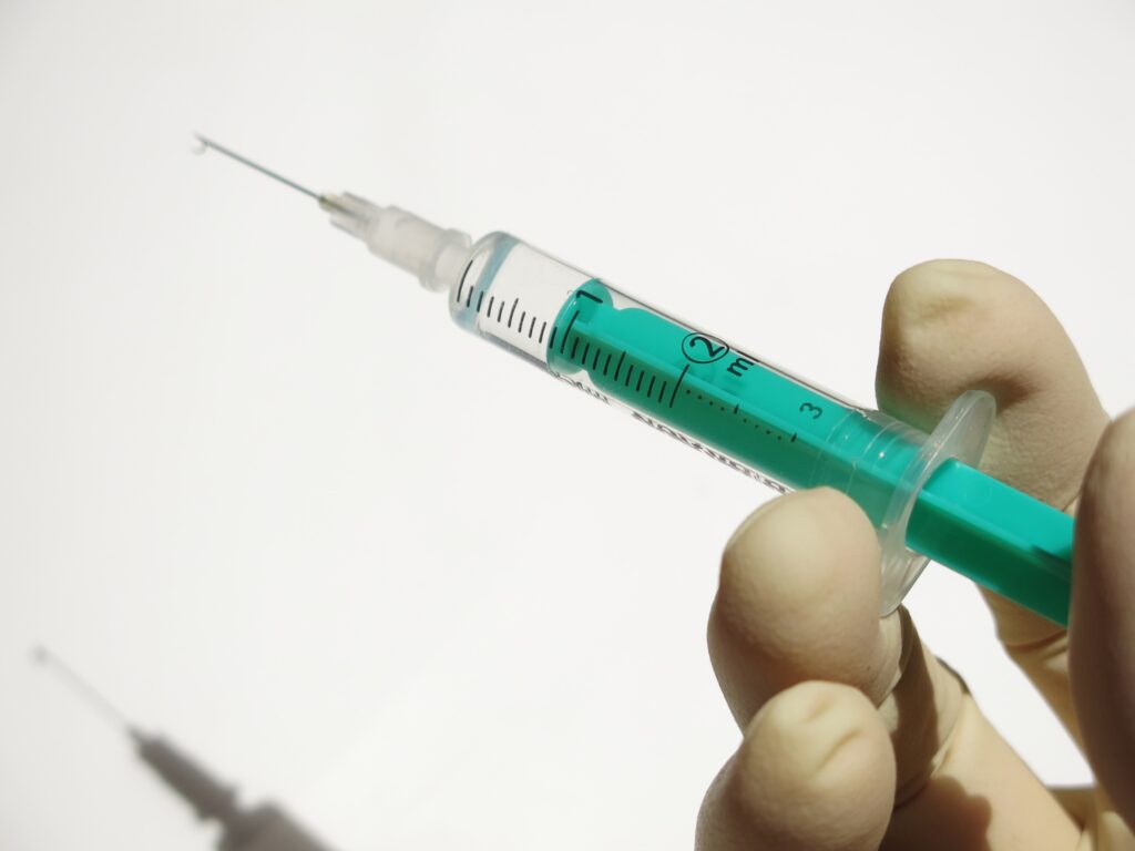 needle finger drip syringe medical disposable syringe 856923 pxhere.com