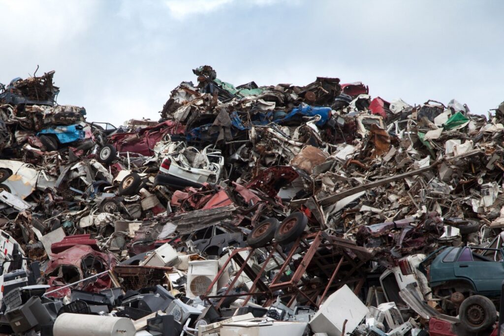 scrapyard recycling dump garbage metal scrap yard pile iron 1141570