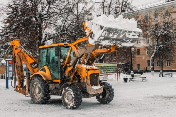 20231124 Андрей Хорошавин трактор, уборка снега img 0092