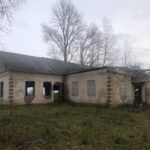К заброшенным строениям в Мещовском районе ограничили доступ