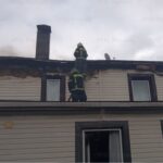 Крыша жилого дома загорелась в Жуковском районе