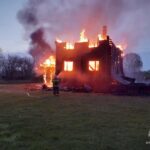 В Юхновском районе утром в пятницу сгорел дом под дачу